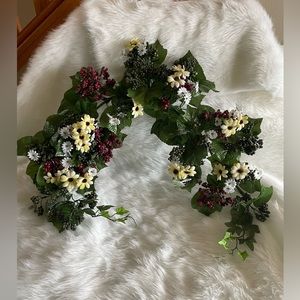 Home interiors Flower Swag beautiful colors Great Vintage Condition